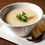 Velvety Creamy Garlic and Potato Soup: A Comfort Classic