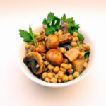 Hearty Mushroom & Chickpea Quinoa Bowl: Nutritious Delight