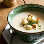 Velvety Garlic Potato Soup: A Creamy Comfort Classic