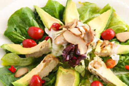 Fresh and Flavorful: Avocado & Chicken Lettuce Wraps Delight