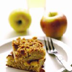 Crunchy Delight: The Irresistible Apple & Ginger Crumb Cake